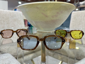 Signature 80s Sunglasses / Yellow